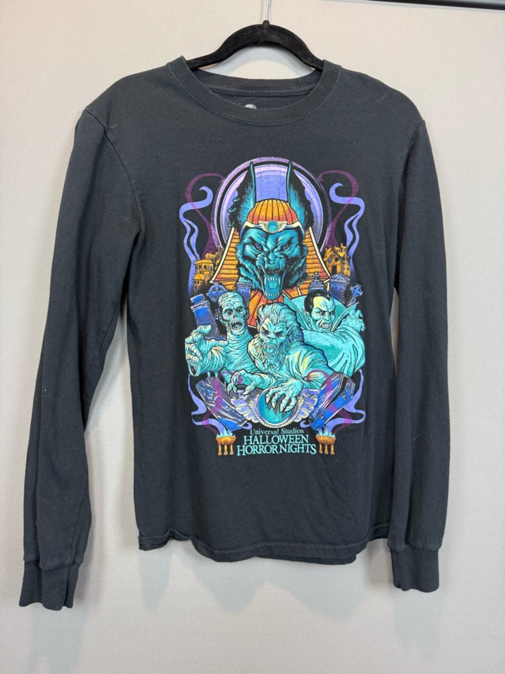 Universal Black Long-Sleeve Halloween Horror Nights Graphic Tee